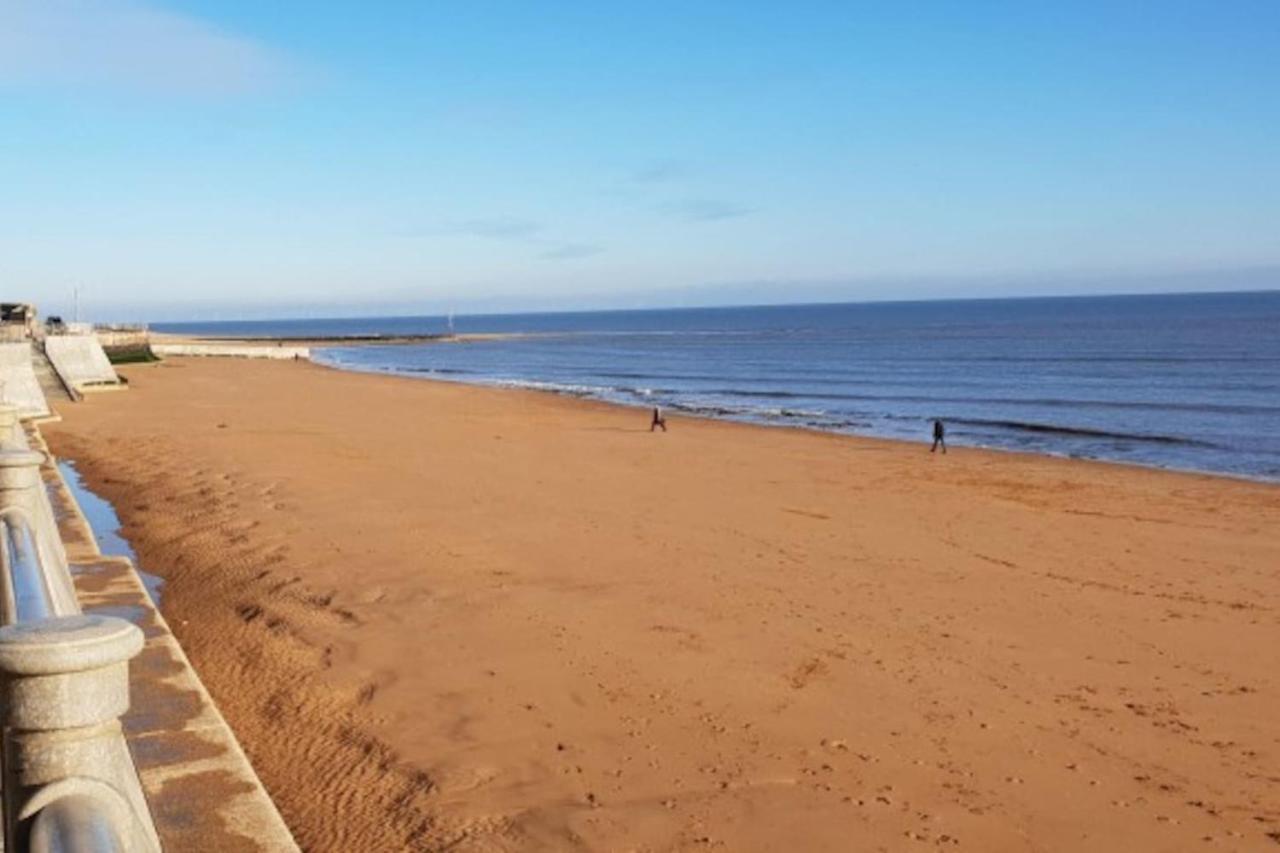 Vitamin Sea - Beachfront Apartment - Sleeps 4 Ramsgate Exterior photo